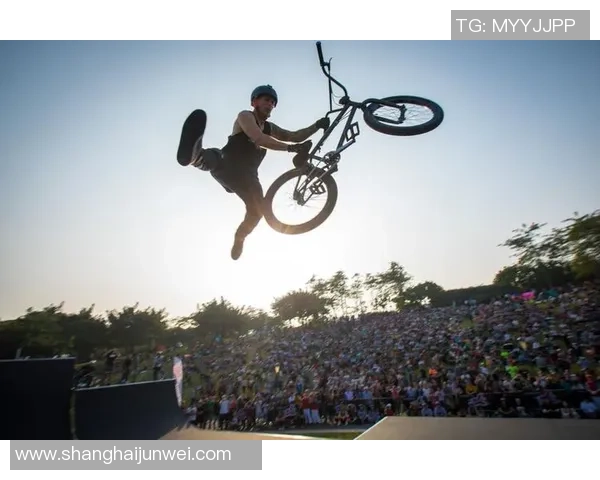 全国街舞大赛点评：深圳极限运动队展现出色团队协作与默契配合